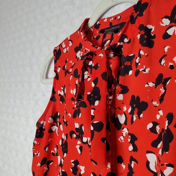 Banana Republic Red Floral Peplum Blouse - Picture 2 of 4